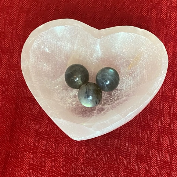 Mini Labradorite Sphere Set - Picture 3 of 6